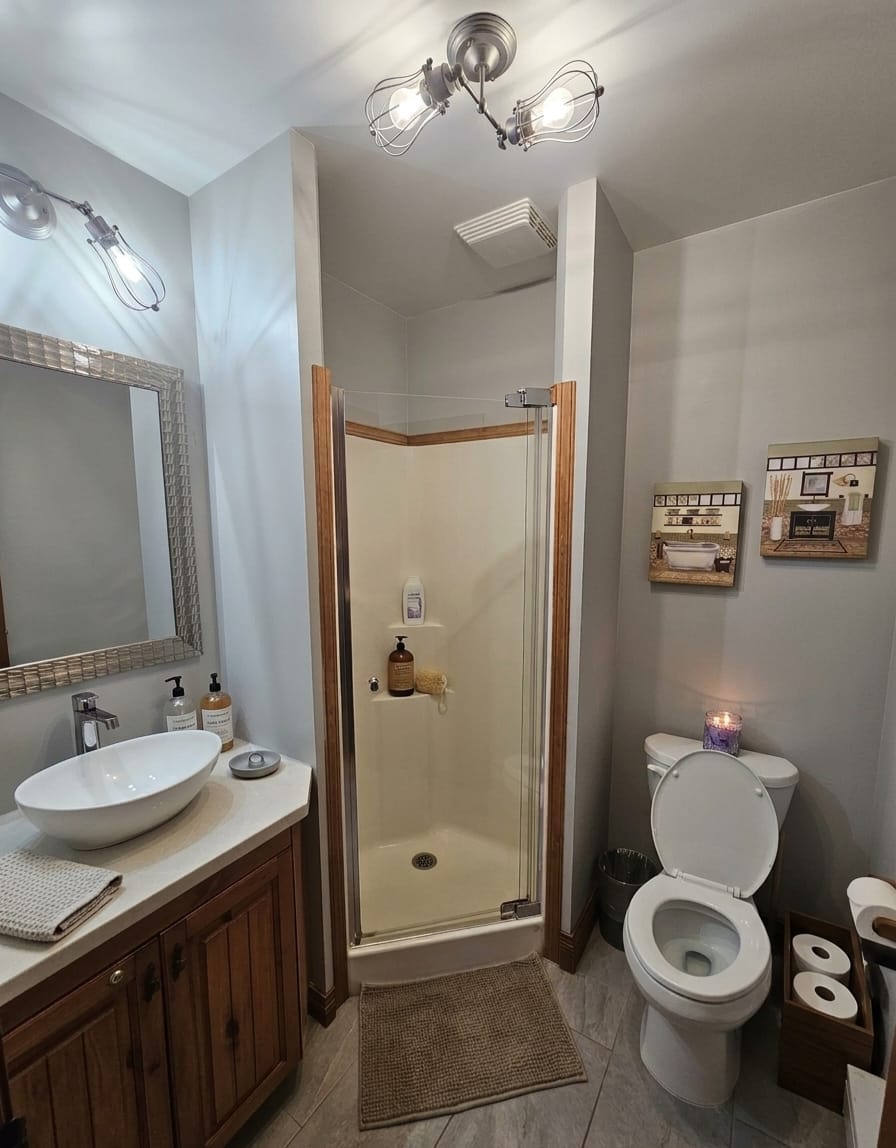 Second bathroom - modern and clean